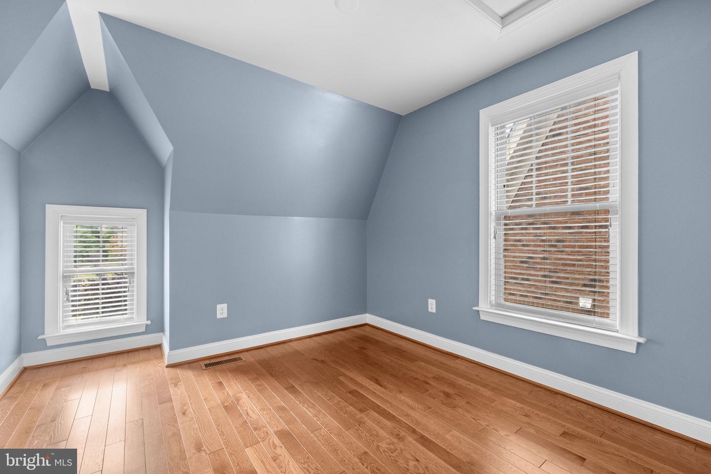 6109 Solent Pl Ne Property Photo 30