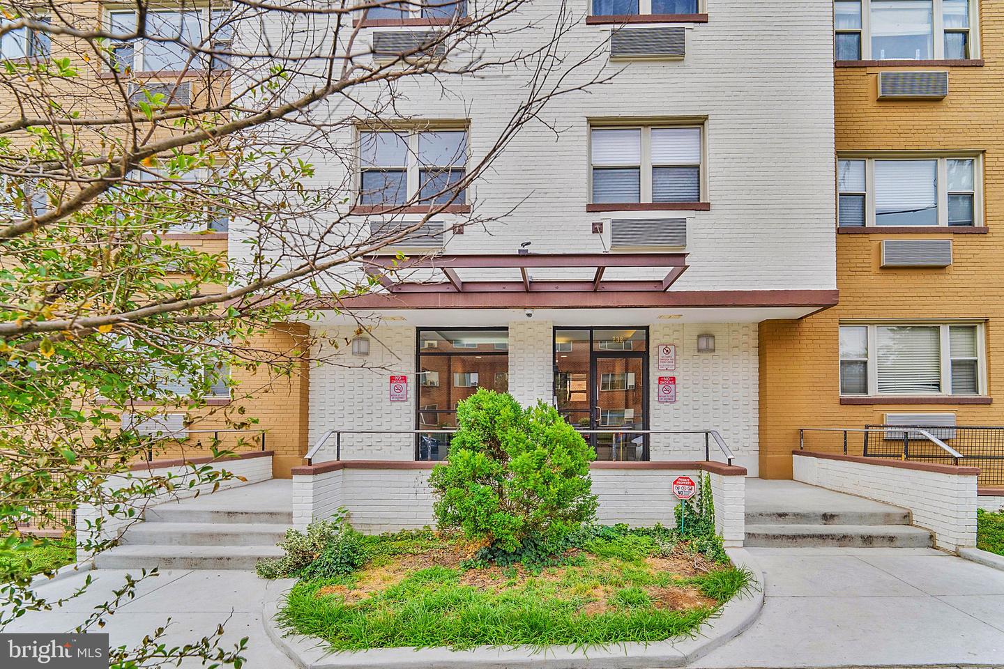738 Longfellow St Nw #206 Property Photo 1