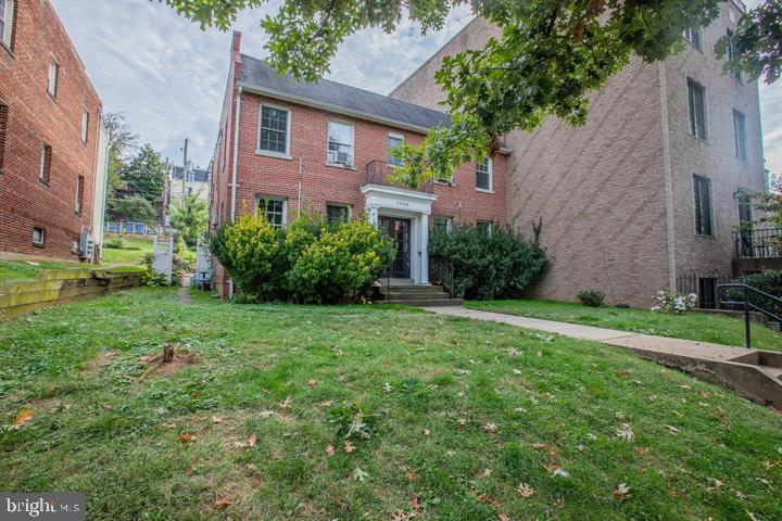 4000 Edmunds St Nw Property Photo 10