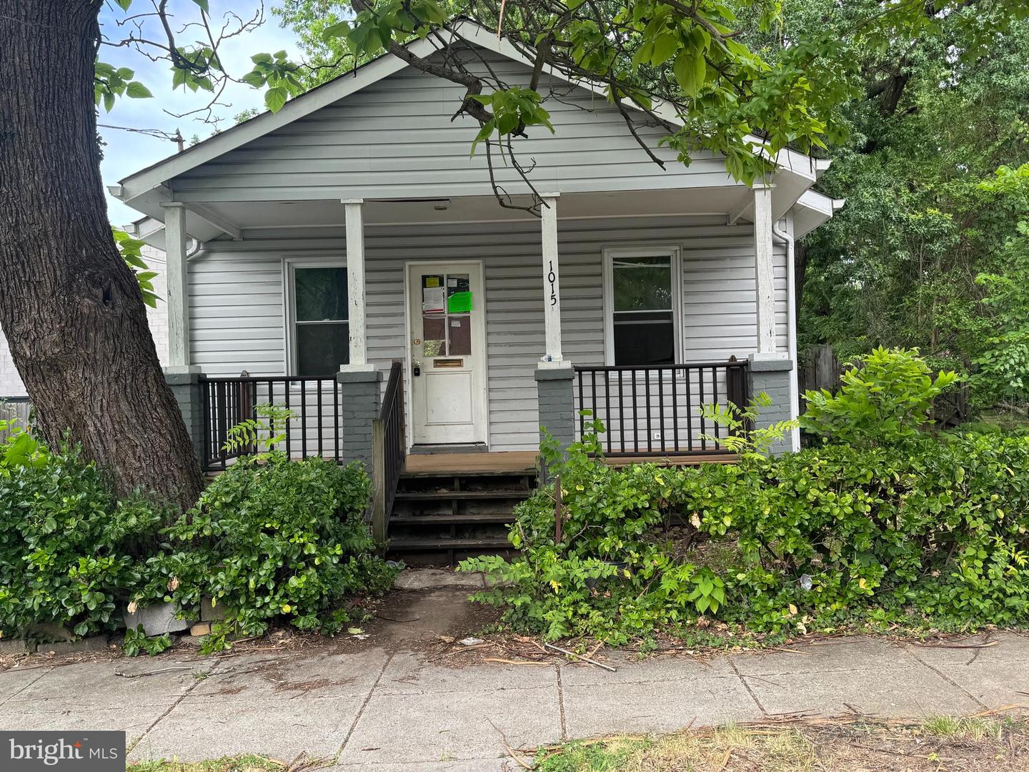 1015 50TH PL NE Property Photo 1