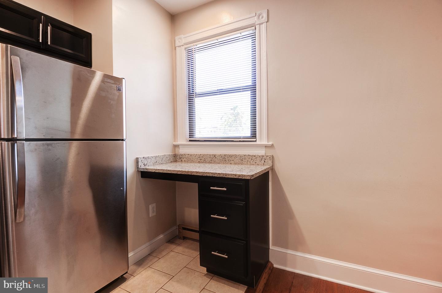 637 3rd St Ne #305 Property Photo 6