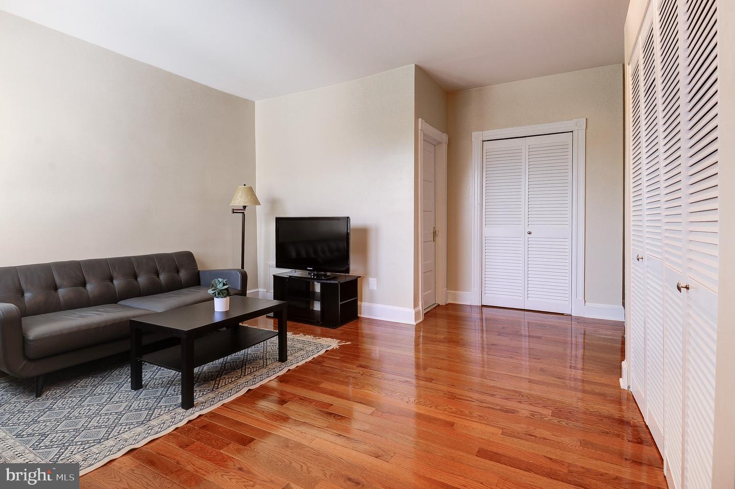 637 3rd St Ne #305 Property Photo 7