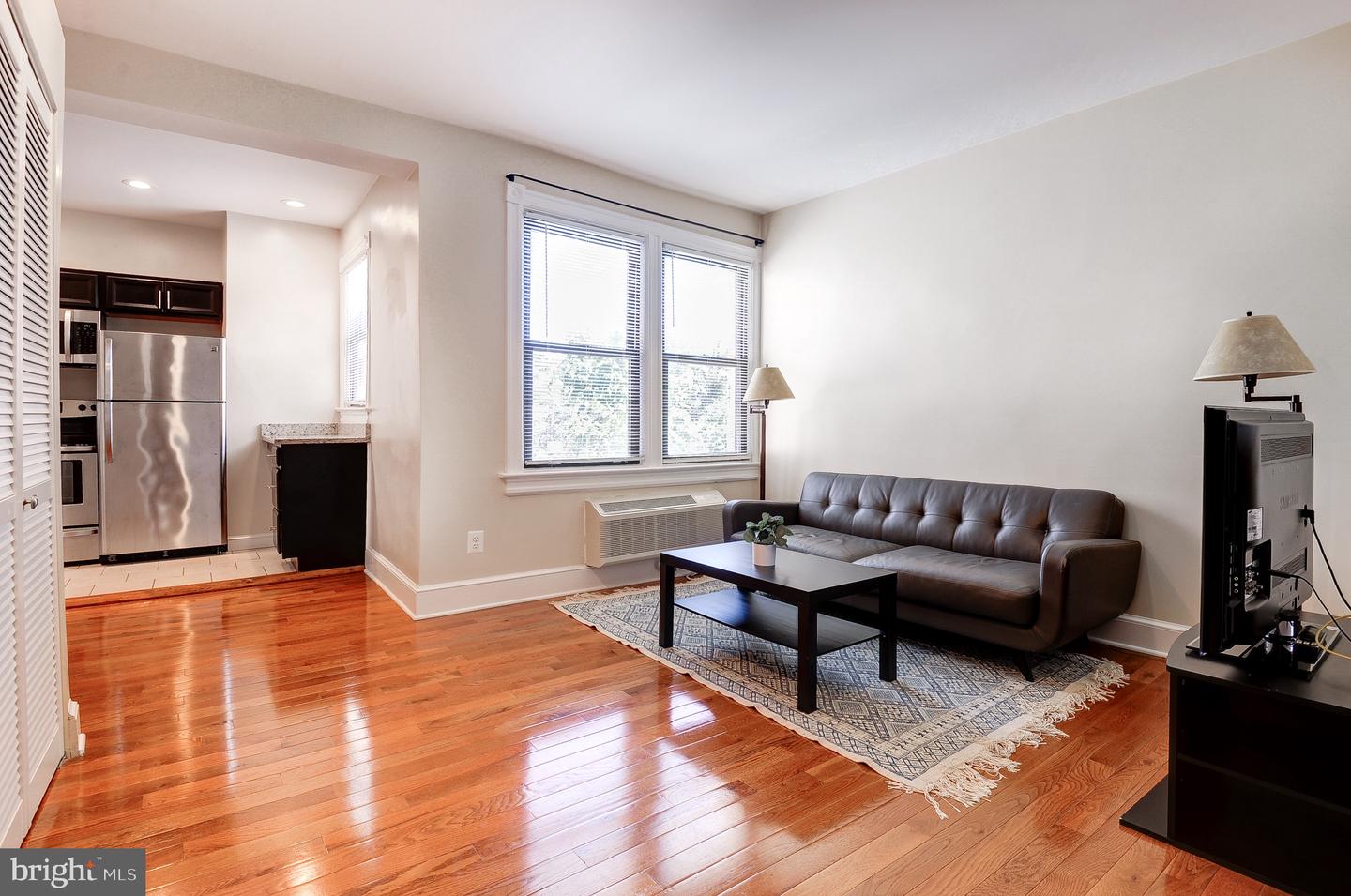 637 3rd St Ne #305 Property Photo 10