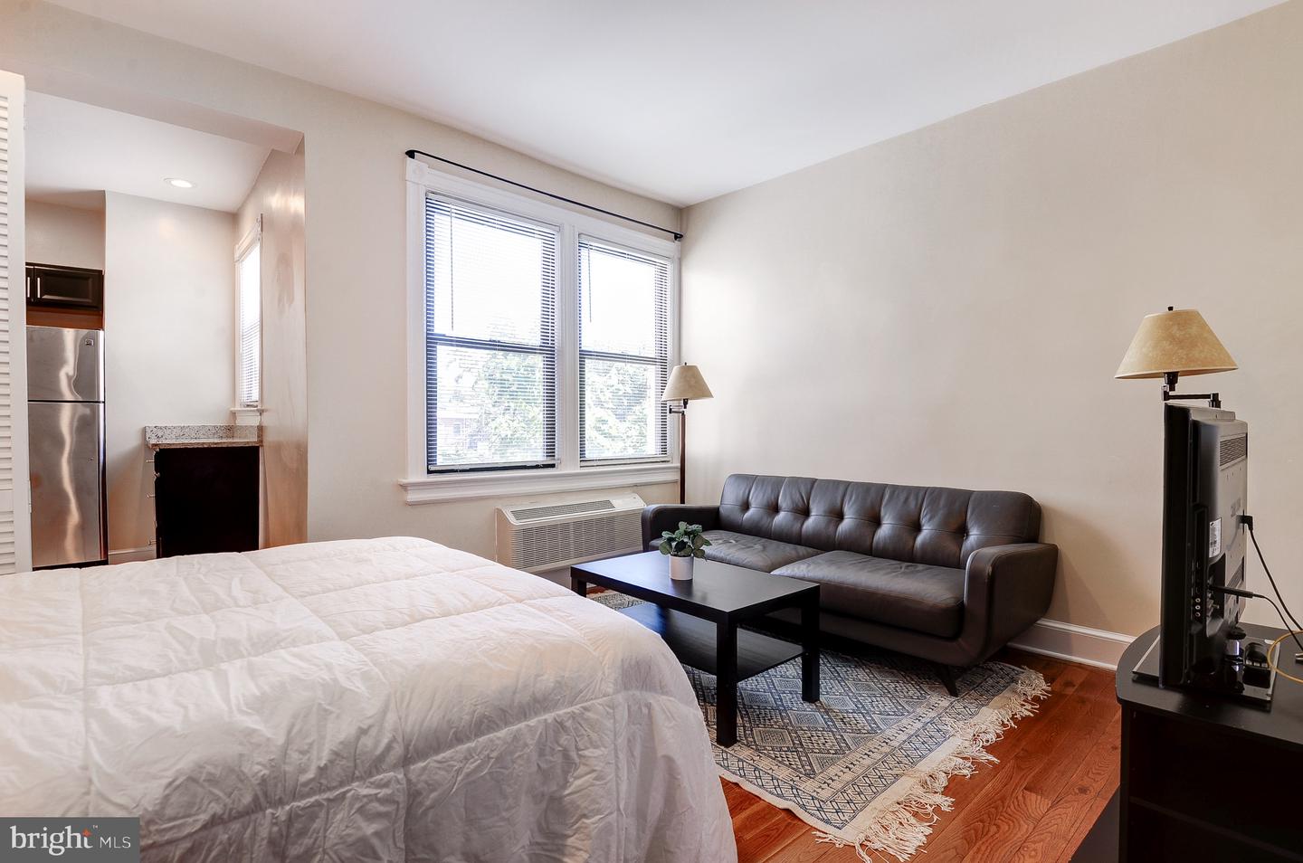 637 3rd St Ne #305 Property Photo 11