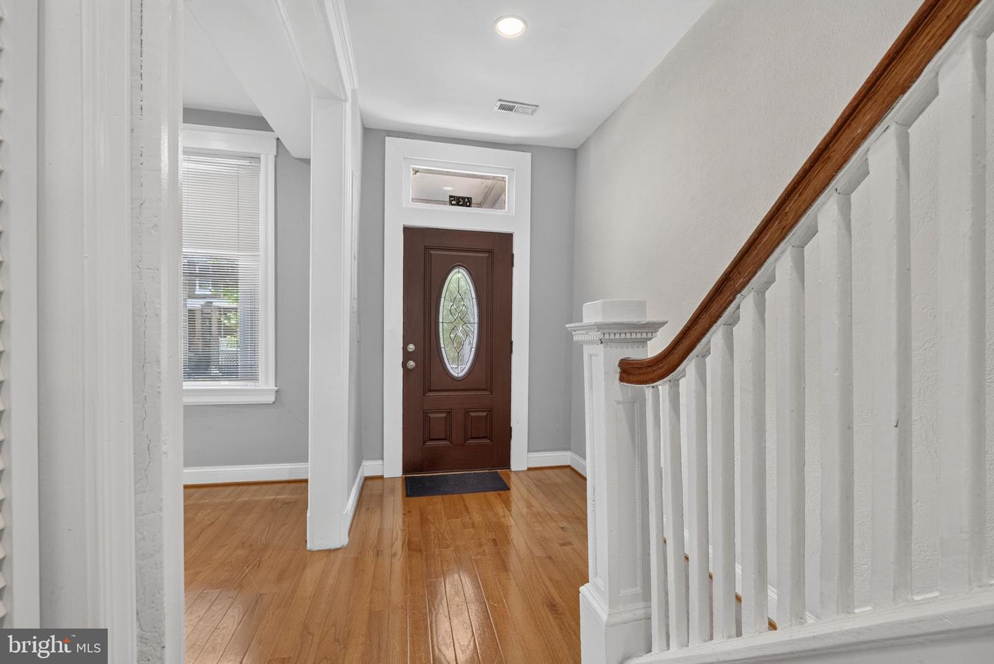 635 Kenyon St Nw #unit A (upper Unit) Property Photo 6