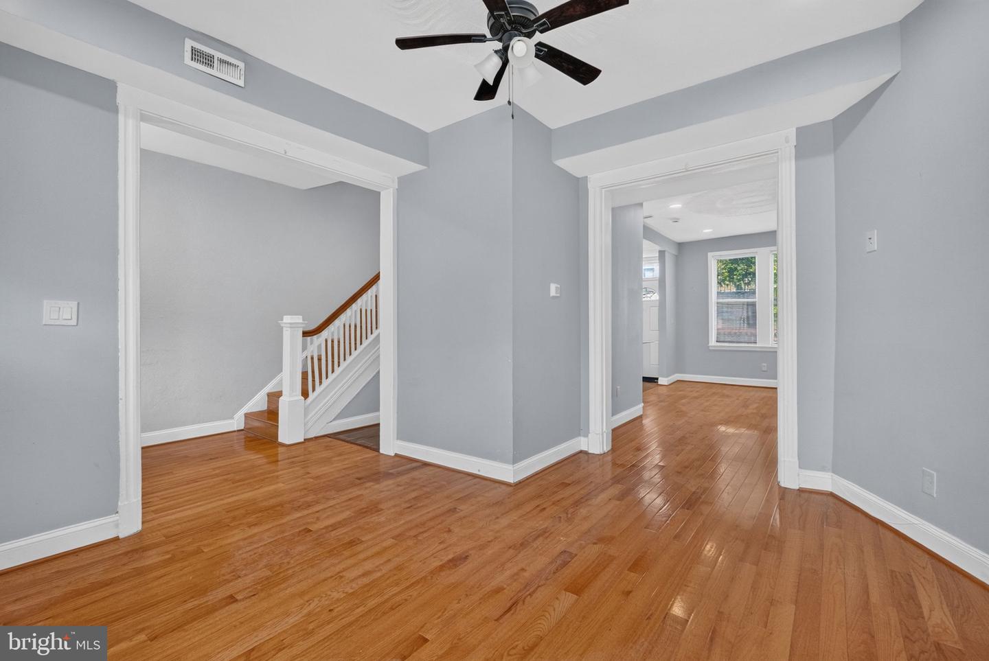 635 Kenyon St Nw #unit A (upper Unit) Property Photo 10