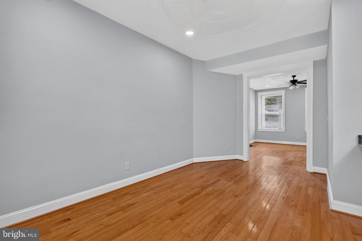 635 Kenyon St Nw #unit A (upper Unit) Property Photo 12