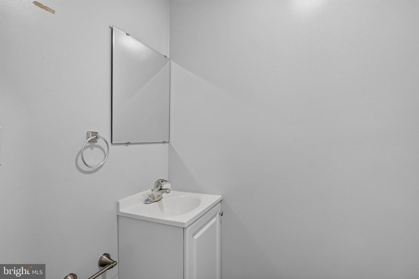635 Kenyon St Nw #unit A (upper Unit) Property Photo 17