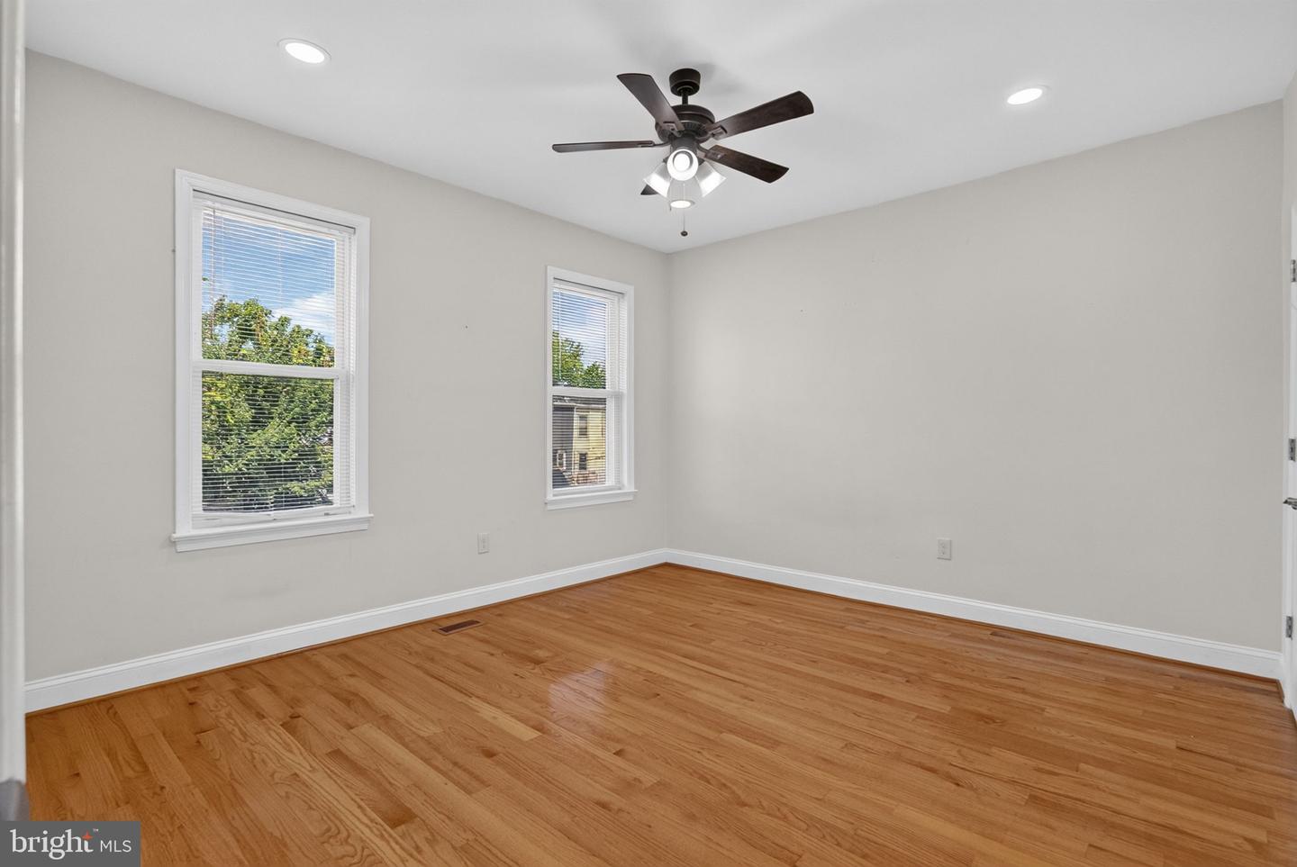 635 Kenyon St Nw #unit A (upper Unit) Property Photo 18