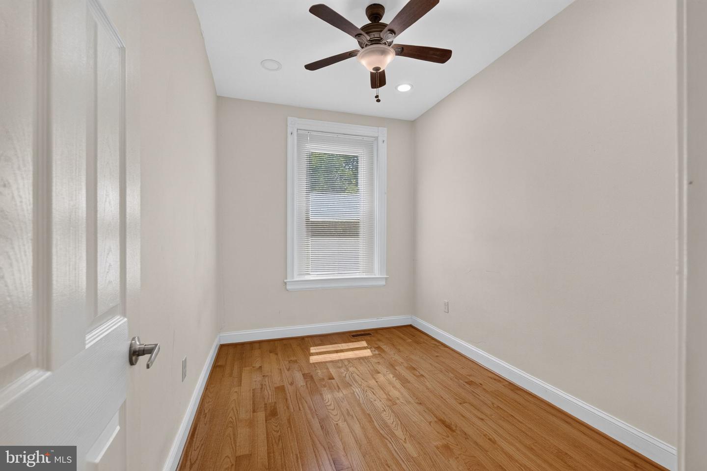 635 Kenyon St Nw #unit A (upper Unit) Property Photo 23