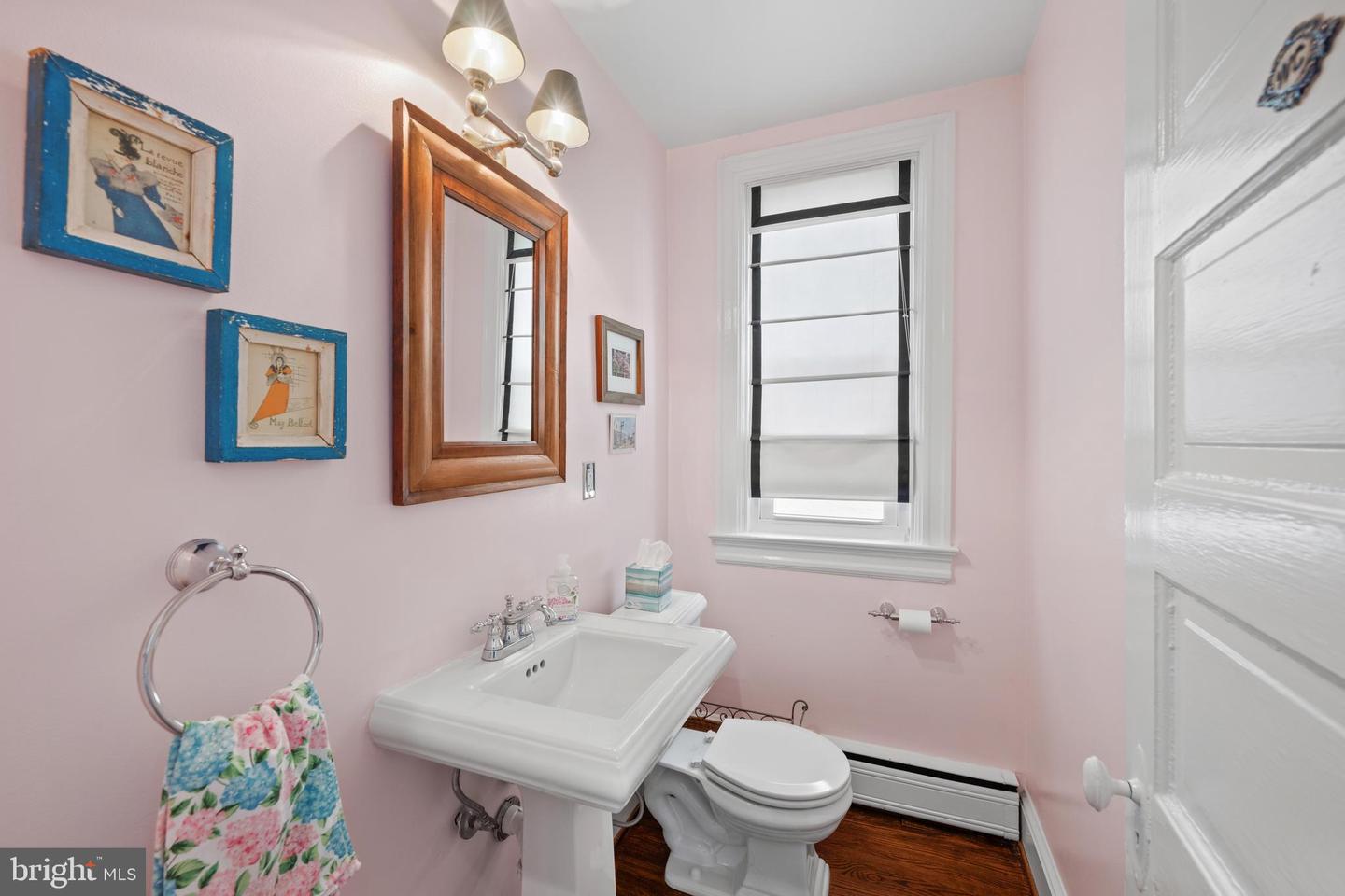 2219 Hall Pl Nw Property Photo 13