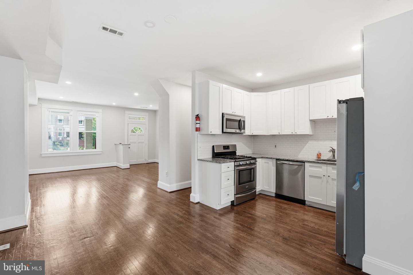 2320 North Capitol St Nw Property Photo 8