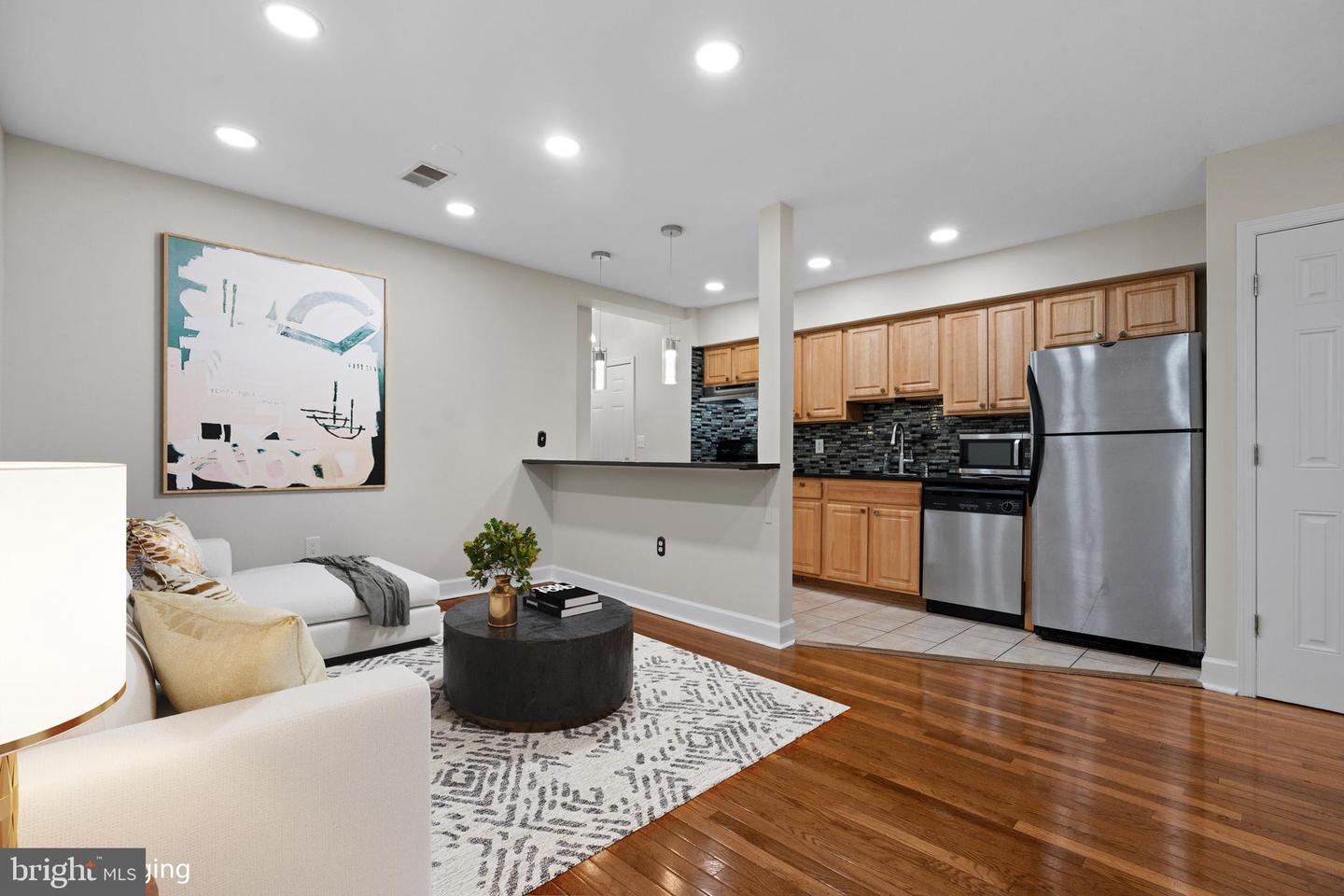 1909 Rosedale St Ne #3 Property Photo 1