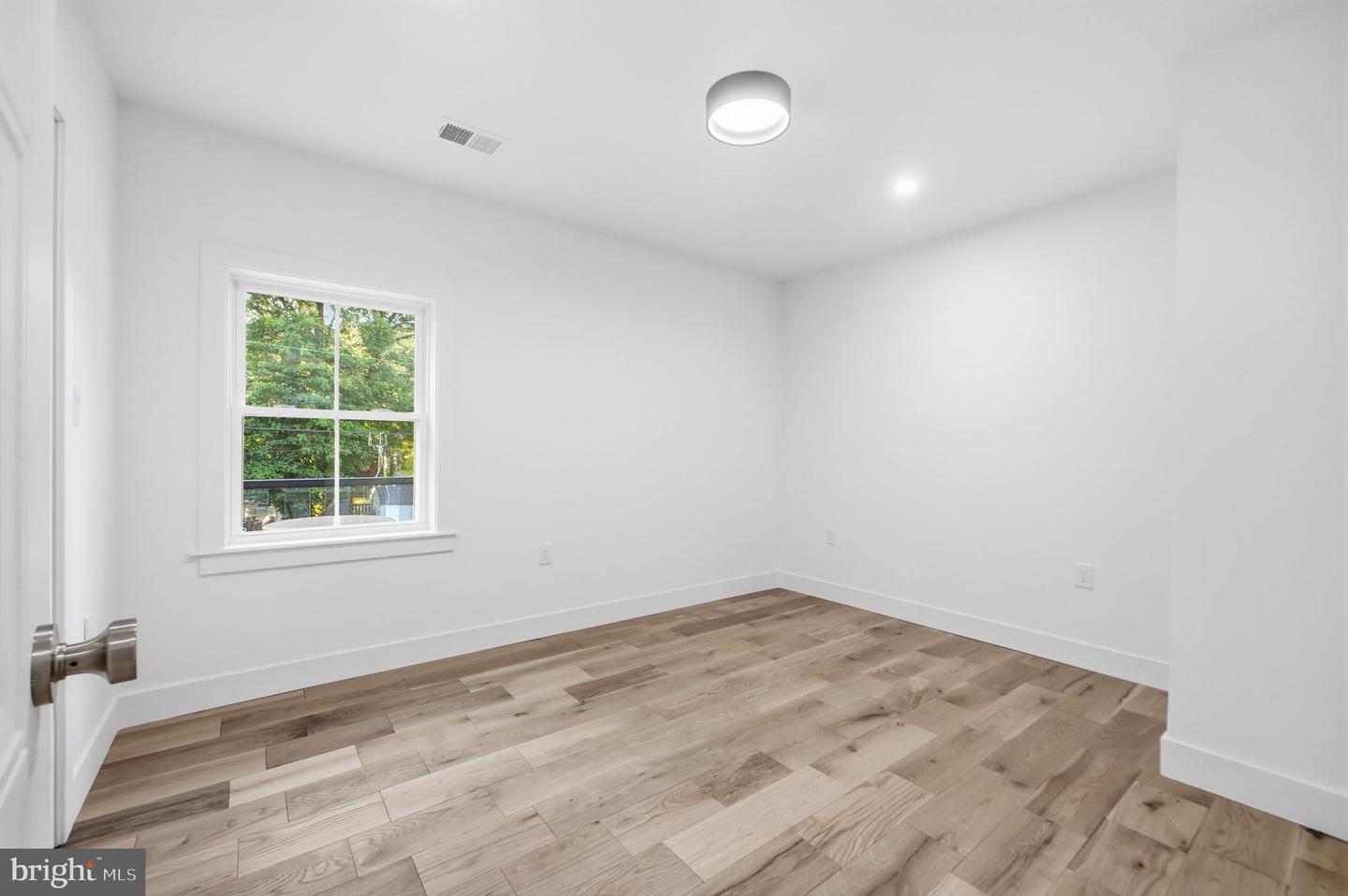 1006 Shepherd St Ne Property Photo 35