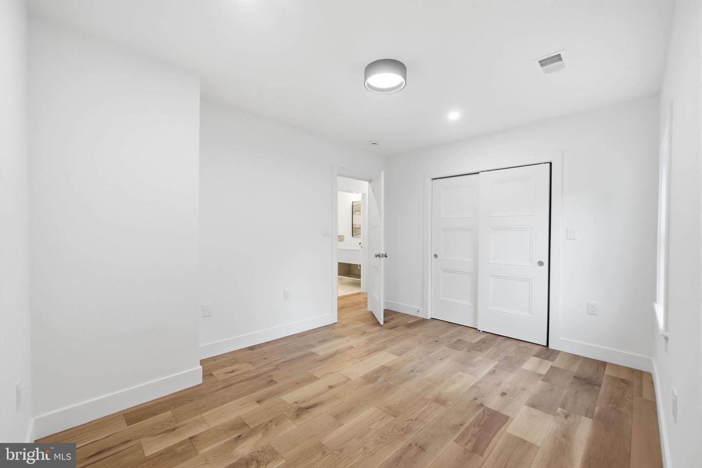 1006 Shepherd St Ne Property Photo 36