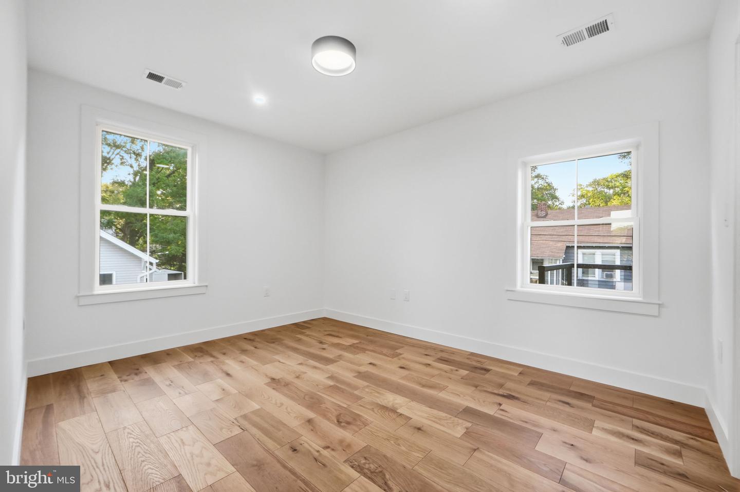 1006 Shepherd St Ne Property Photo 37