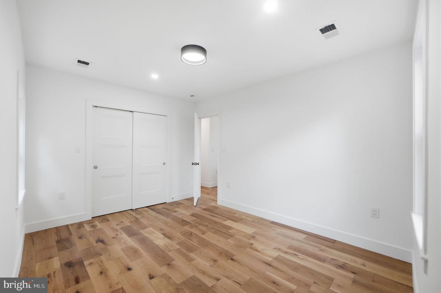 1006 Shepherd St Ne Property Photo 38
