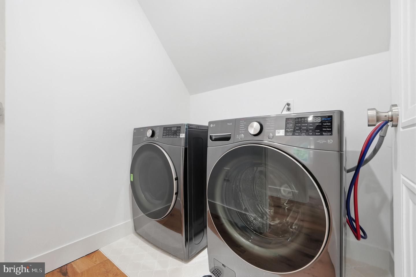 1006 Shepherd St Ne Property Photo 52