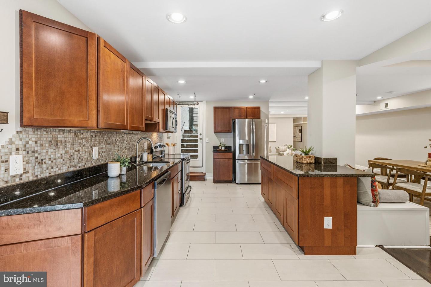 1321 Euclid St Nw #t1 Property Photo 3