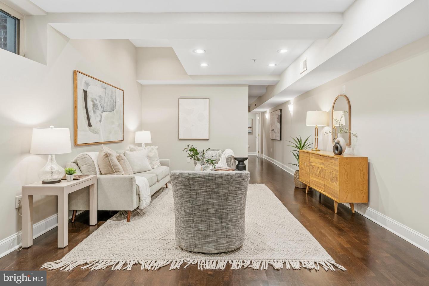 1321 Euclid St Nw #t1 Property Photo 6
