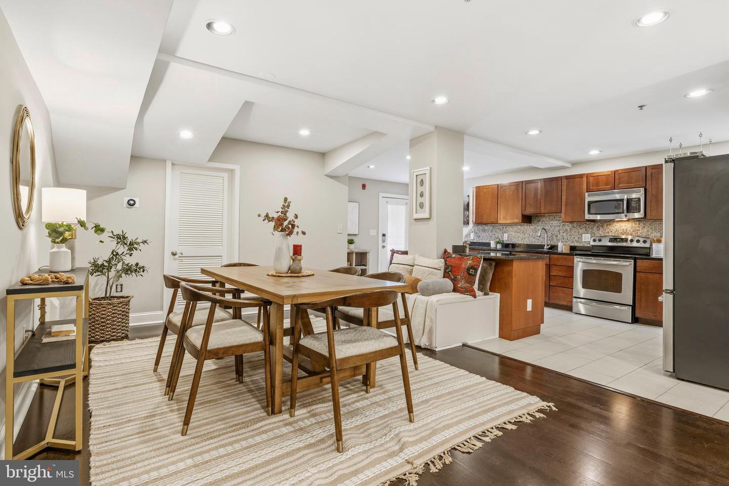 1321 Euclid St Nw #t1 Property Photo 9
