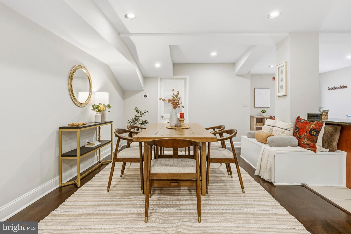 1321 Euclid St Nw #t1 Property Photo 10