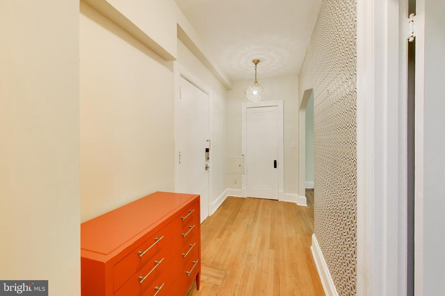 5402 Connecticut Ave Nw #204 Property Photo 4