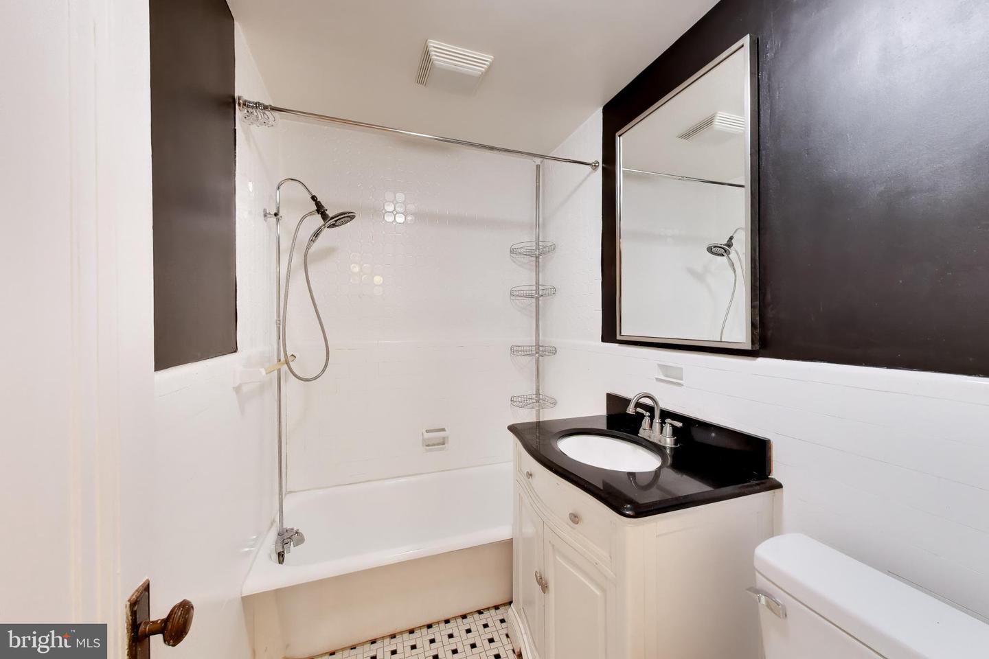 5402 Connecticut Ave Nw #204 Property Photo 17