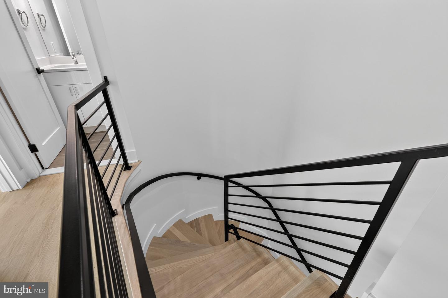 1650 COLUMBIA RD NW #401 Property Photo 1