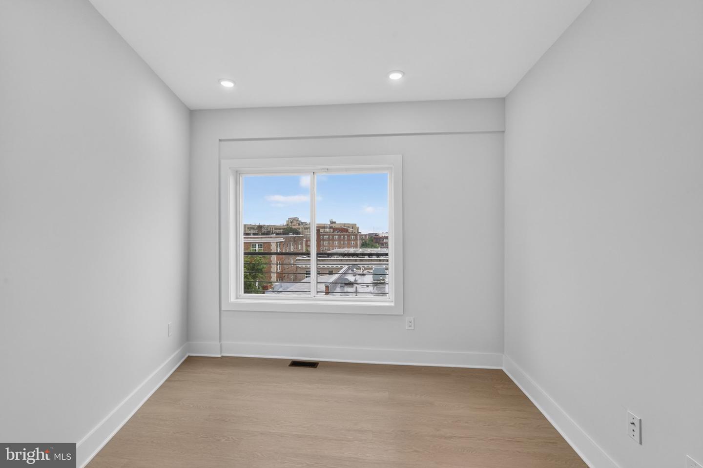 1650 Columbia Rd Nw #401 Property Photo 18