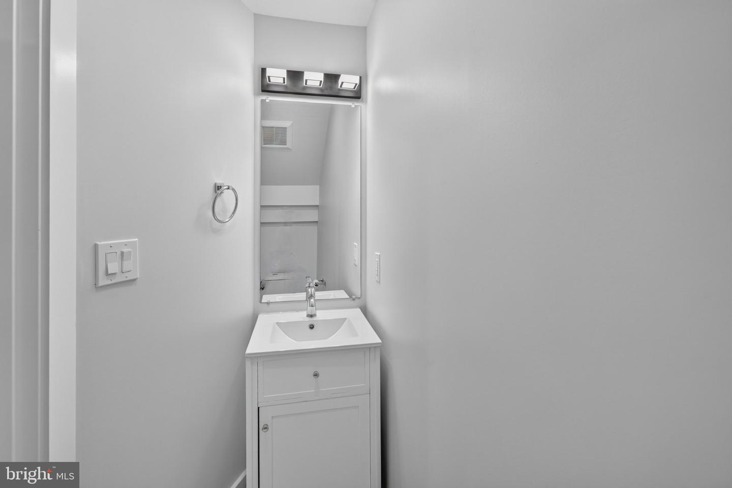 1650 Columbia Rd Nw #402 Property Photo 8