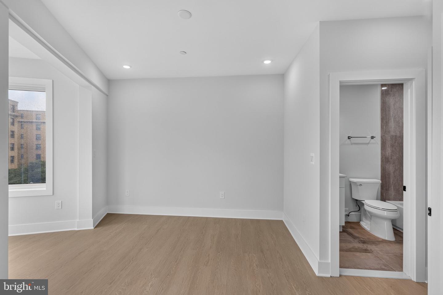 1650 Columbia Rd Nw #402 Property Photo 12