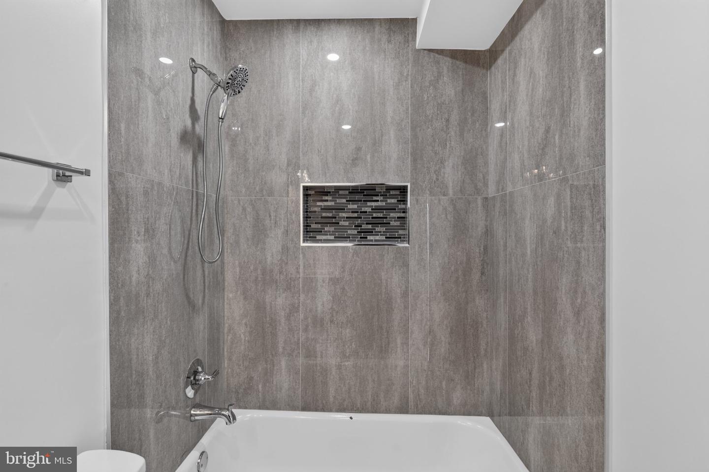 1650 Columbia Rd Nw #402 Property Photo 14