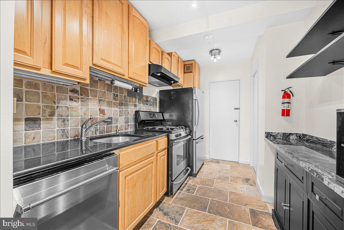 4201 Cathedral Ave Nw #908e Property Photo 14