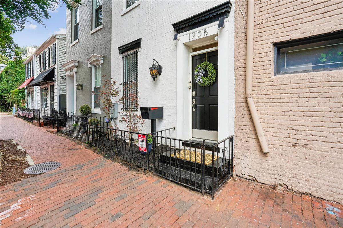 1205 Potomac St Nw Property Photo 1