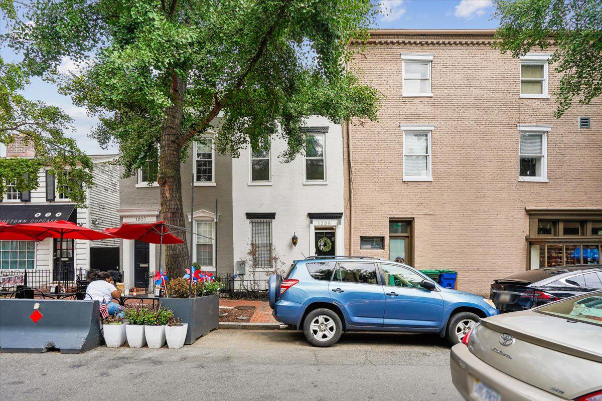 1205 Potomac St Nw Property Photo 4
