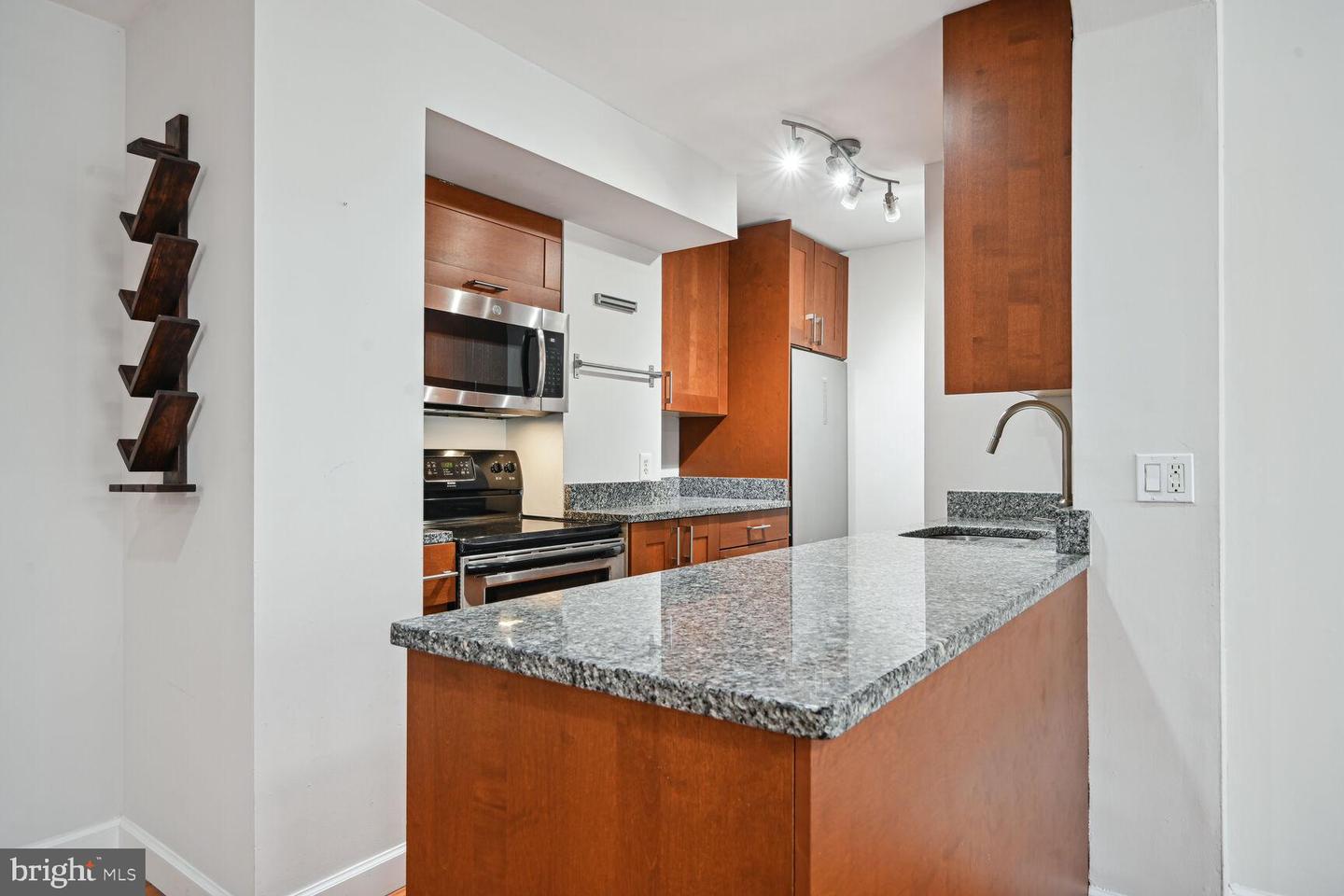 2440 16th St Nw #309 Property Photo 2