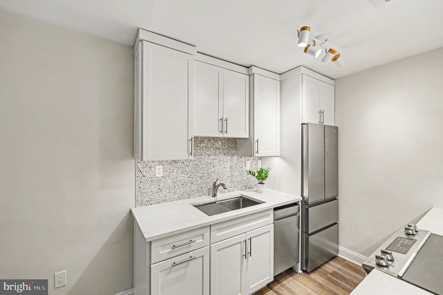 2325 42nd St Nw #220 Property Photo 16