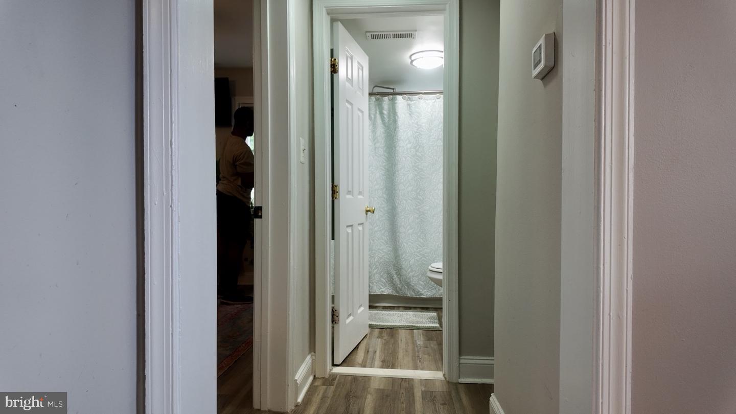 912 Barnaby St Se #302 Property Photo 15