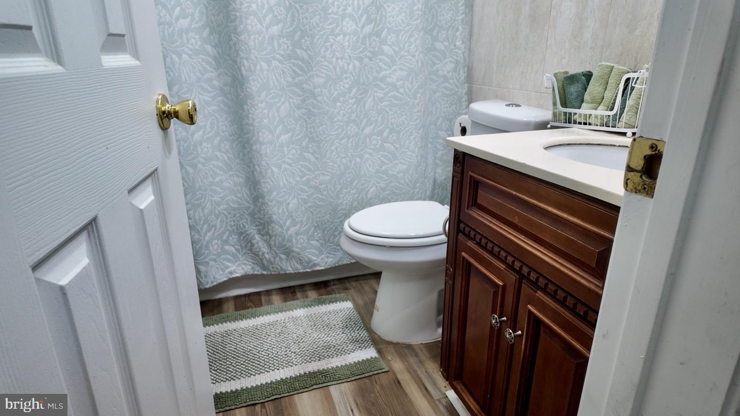 912 Barnaby St Se #302 Property Photo 16
