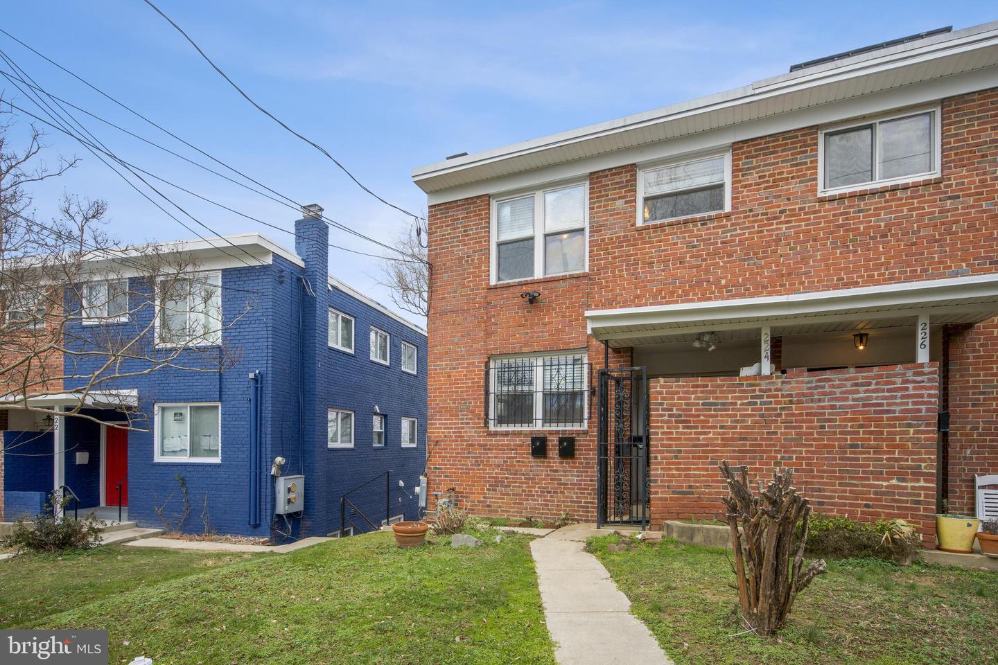 224 Webster St Ne #a Property Photo 1
