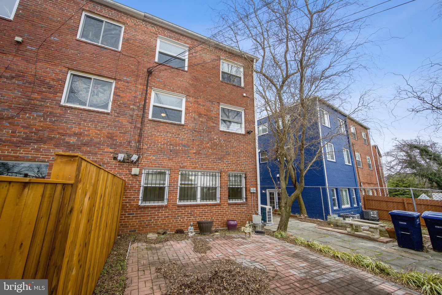 224 Webster St Ne #a Property Photo 2