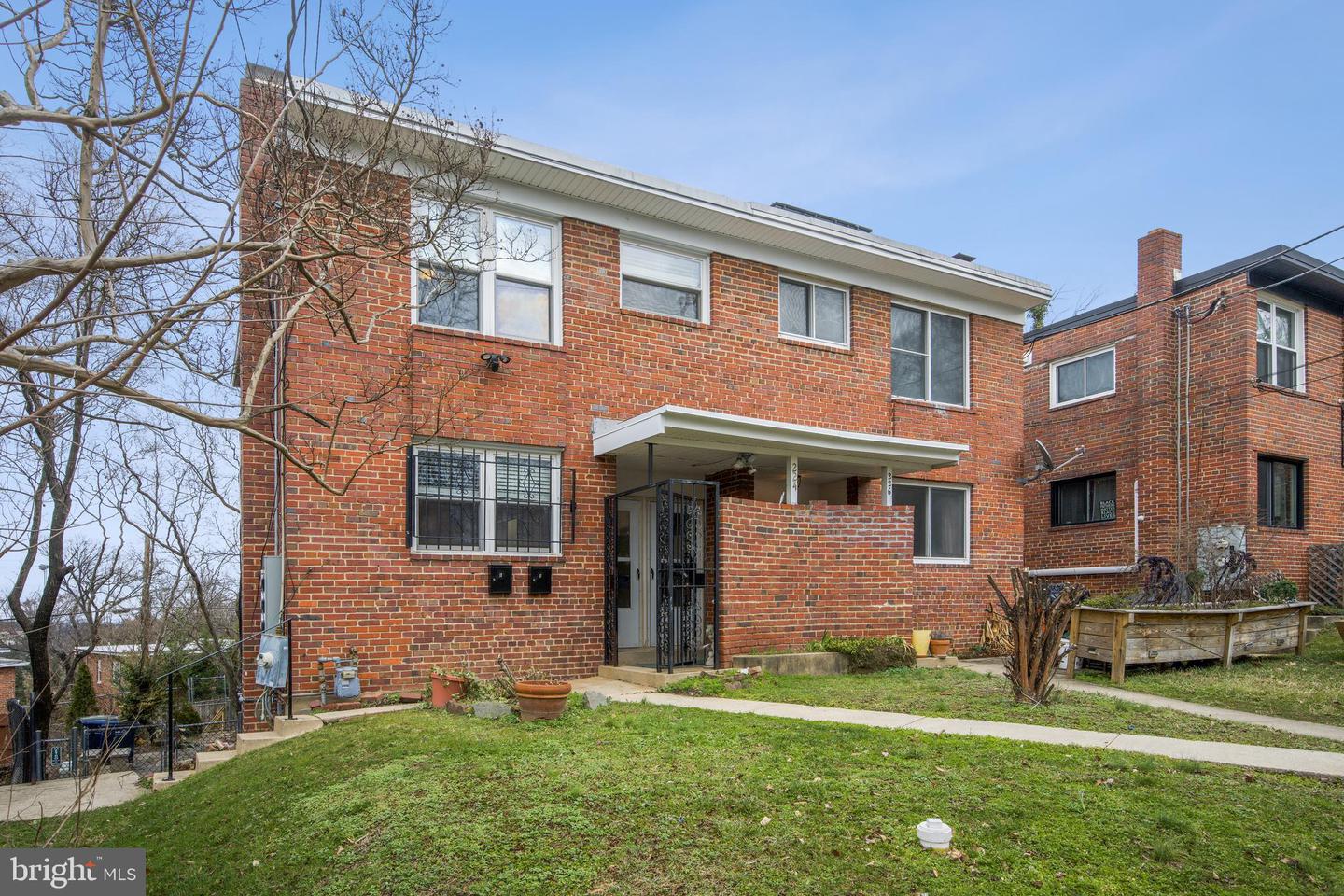 224 Webster St Ne #a Property Photo 3