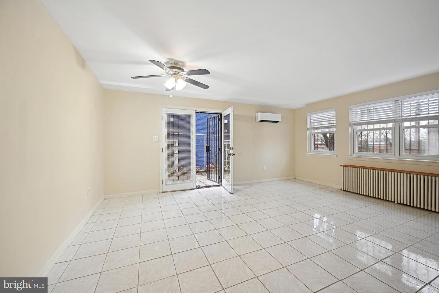 224 Webster St Ne #a Property Photo 4