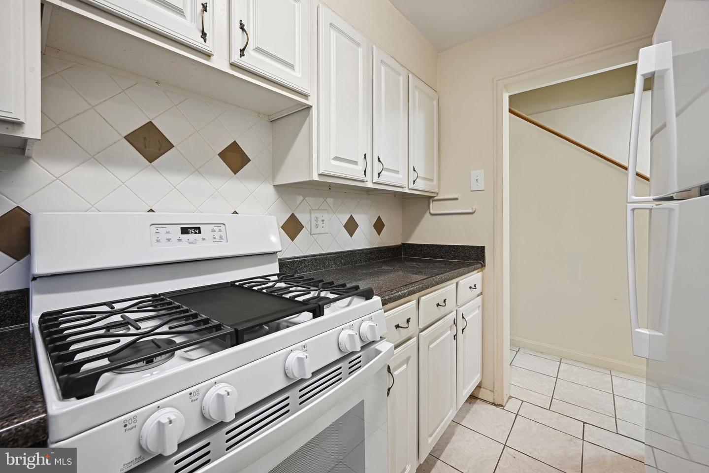 224 Webster St Ne #a Property Photo 8