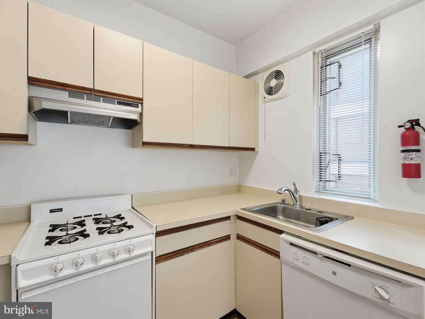 1727 Massachusetts Ave Nw #416 Property Photo 3