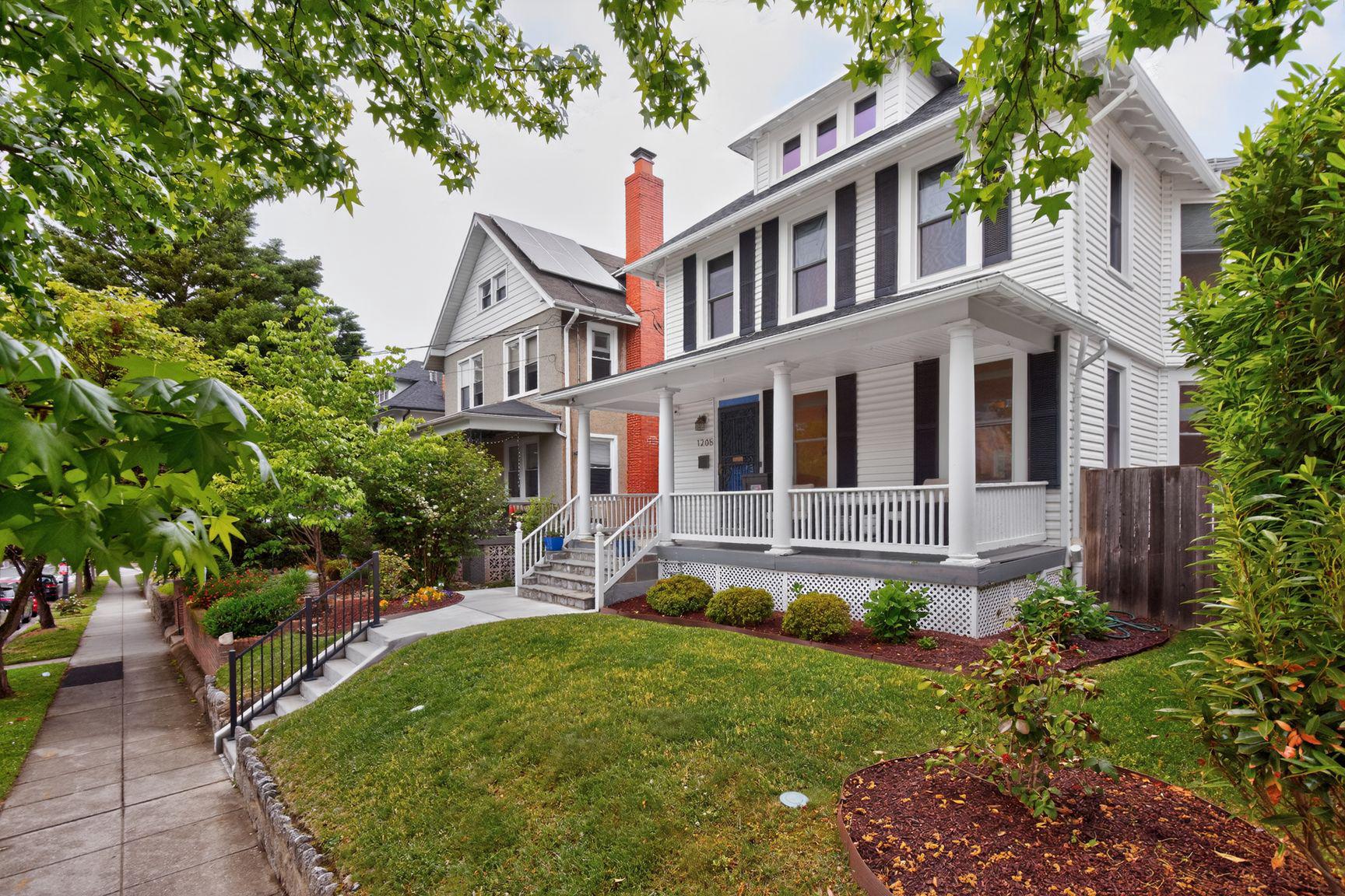 1205 Emerson St Nw Property Photo 1