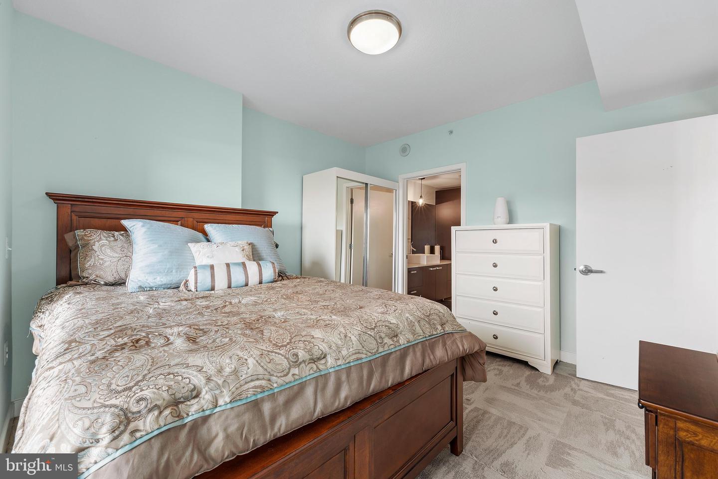 1010 Massachusetts Ave Nw #902 Property Photo 23