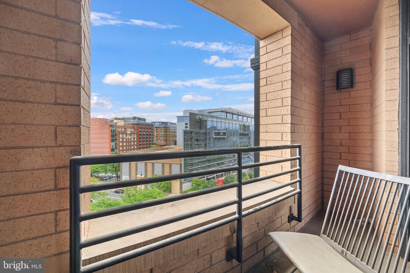 1010 Massachusetts Ave Nw #902 Property Photo 27