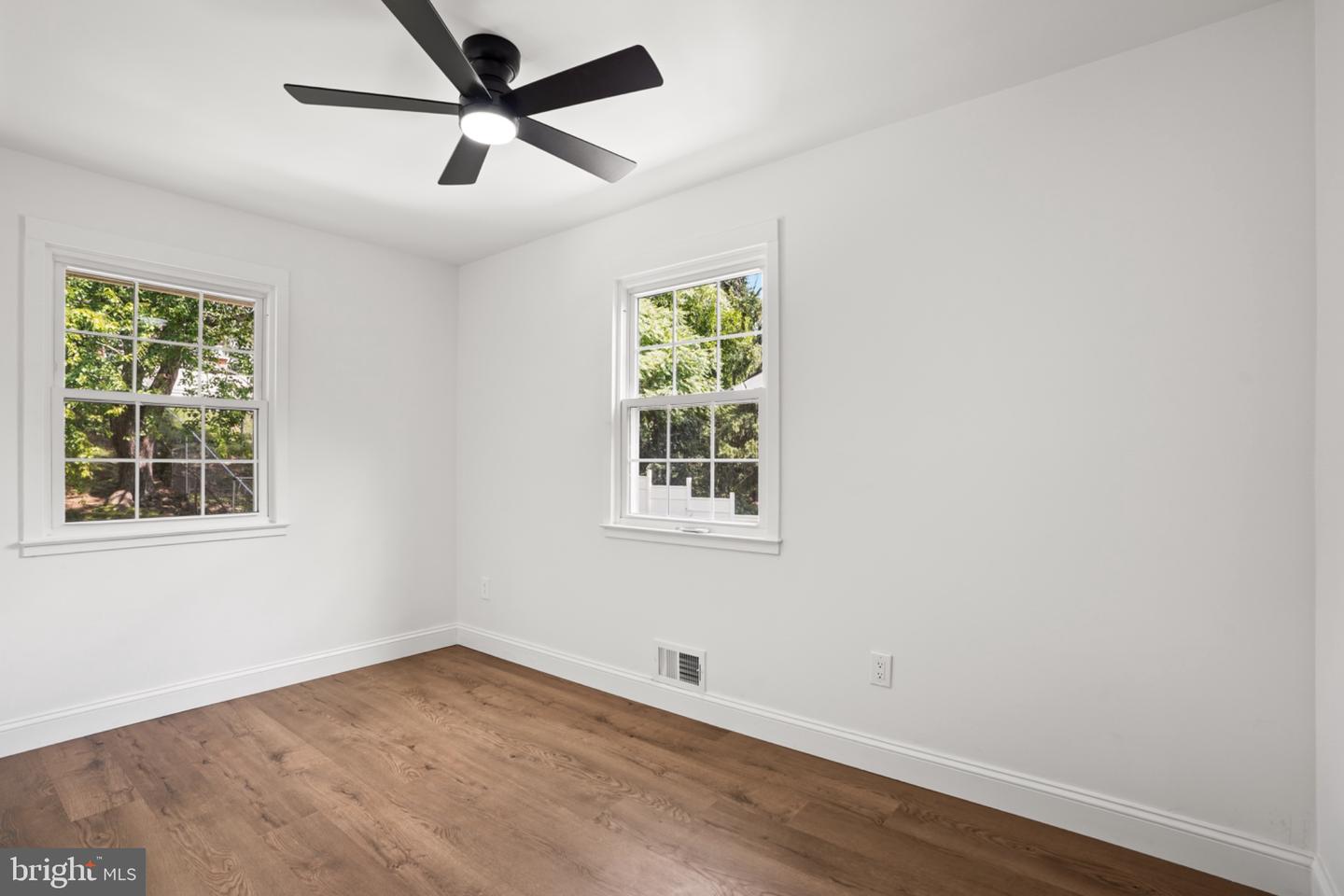 3722 Camden St Se Property Photo 27